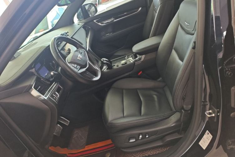 Used Cadillac XT5 2020 Revised Version 28T Luxury Edition Left Front Seat