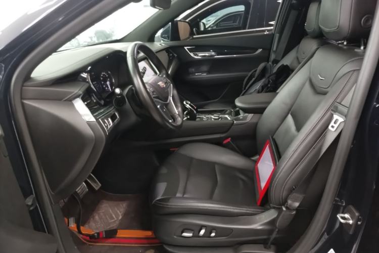 Used Cadillac XT5 2020 Revised Version 28T Luxury Edition Left Front Seat