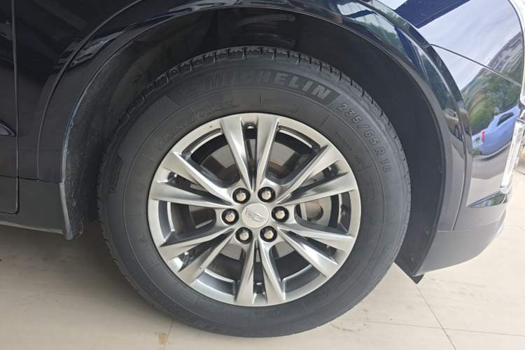Used Cadillac XT5 2020 Revised Version 28T Luxury Edition Left Front Wheel Hub