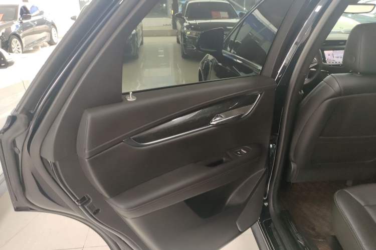 Used Cadillac XT5 2020 Revised Version 28T Luxury Edition Left Rear Door Interior