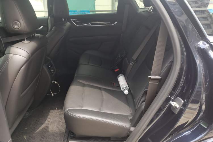 Used Cadillac XT5 2020 28T Luxury Version Left Rear Seat