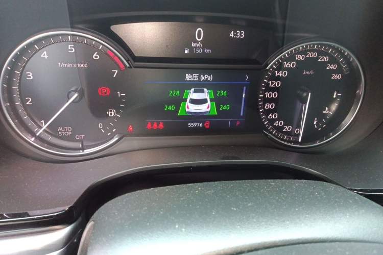 Used Cadillac XT5 2020 28T Tech Edition Odometer Close Up