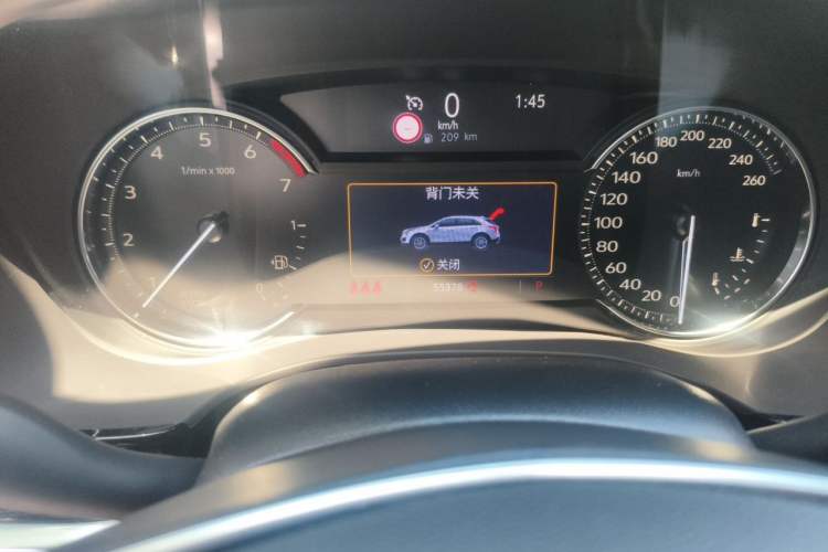 Used Cadillac XT5 2020 28T Luxury Version Odometer Close Up