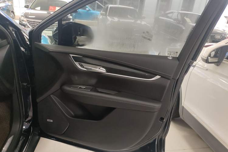Used Cadillac XT5 2020 Revised Version 28T Luxury Edition Right Front Door Interior