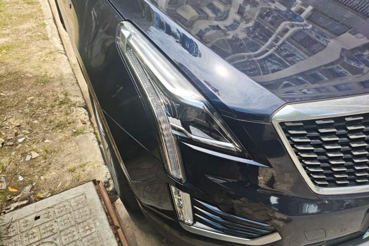 Used Cadillac XT5 2020 Revised Version 28T Luxury Edition Right Front Headlight
