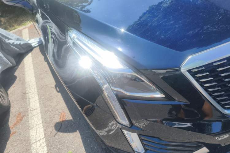 Used Cadillac XT5 2020 28T Luxury Version Right Front Headlight