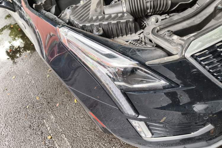 Used Cadillac XT5 2020 28T Luxury Version Right Front Headlight