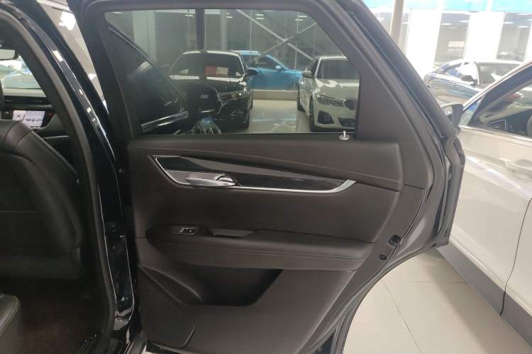 Used Cadillac XT5 2020 Revised Version 28T Luxury Edition Right Rear Door Interior