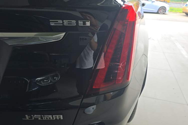 Used Cadillac XT5 2020 Revised Version 28T Luxury Edition Right Rear Taillight