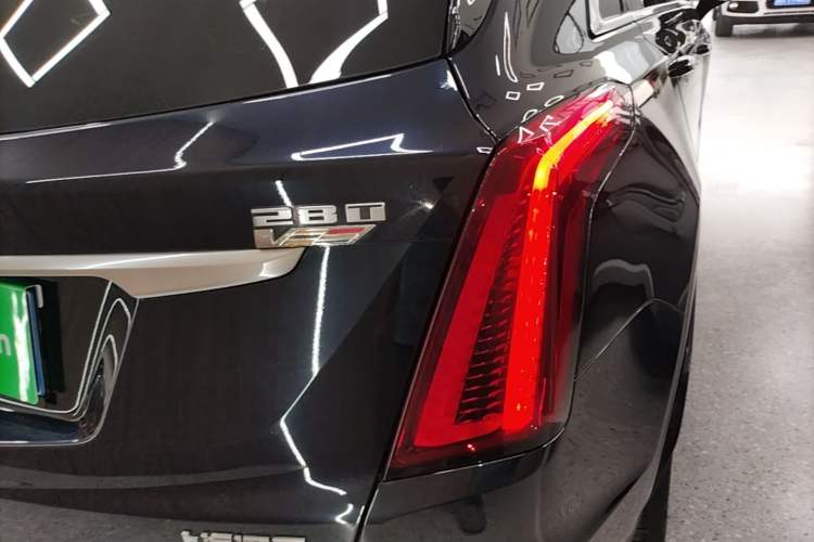 Used Cadillac XT5 2020 Revised Version 28T Luxury Edition Right Rear Taillight