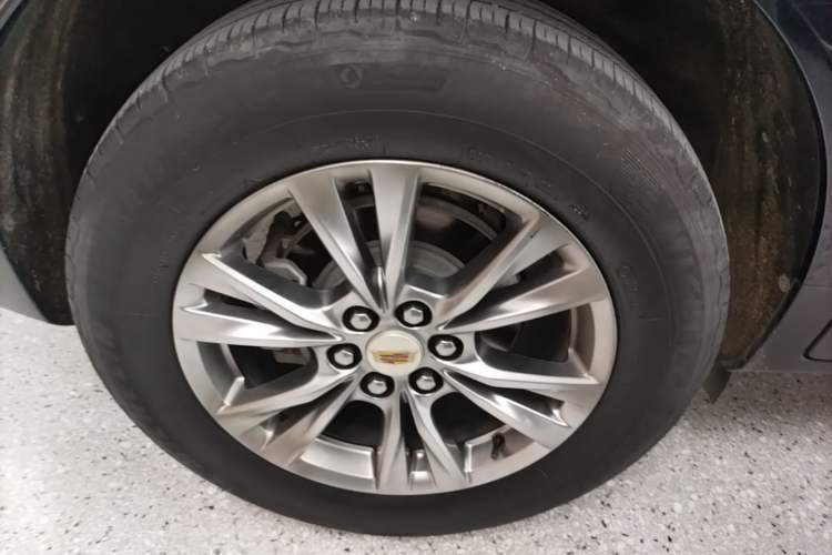 Used Cadillac XT5 2020 Revised Version 28T Luxury Edition Right Rear Wheel Hub