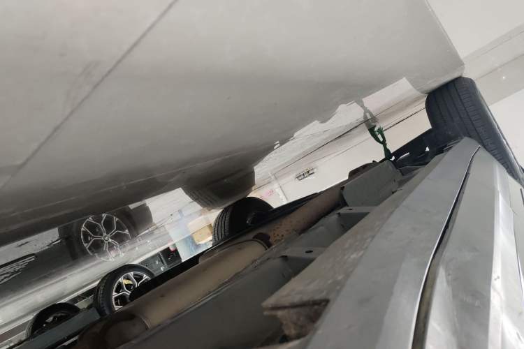 Used Cadillac XT5 2020 Revised Version 28T Luxury Edition Right Side Sill