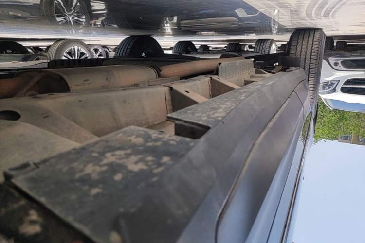 Used Cadillac XT5 2020 28T Luxury Version Right Side Sill