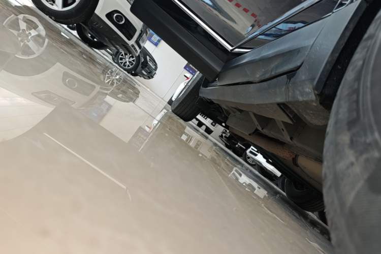Used Cadillac XT5 2020 Revised Version 28T Luxury Edition Right Side Sill