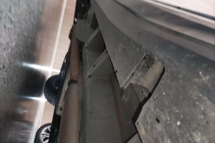 Used Cadillac XT5 2020 Revised Version 28T Luxury Edition Right Side Sill