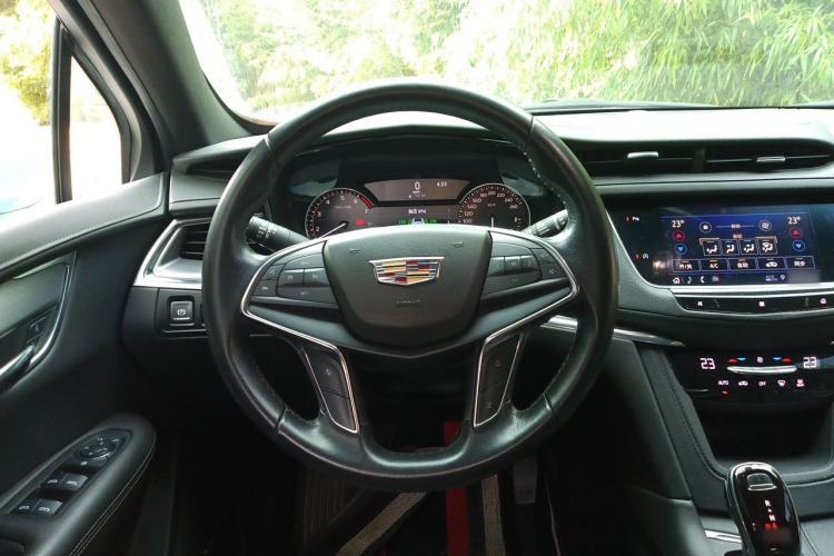 Used Cadillac XT5 2020 28T Tech Edition Steering Wheel