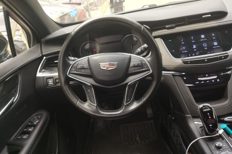 Used Cadillac XT5 2020 28T Luxury Version Steering Wheel