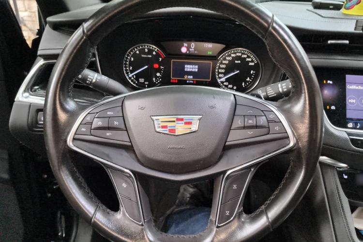 Used Cadillac XT5 2020 28T Luxury Version Steering Wheel