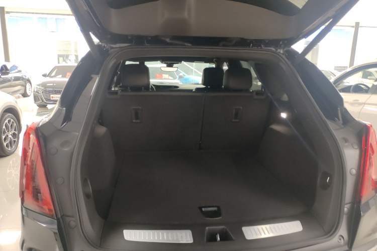 Used Cadillac XT5 2020 Revised Version 28T Luxury Edition Trunk