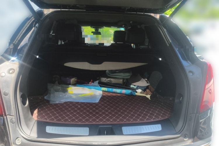Used Cadillac XT5 2020 28T Luxury Version Trunk