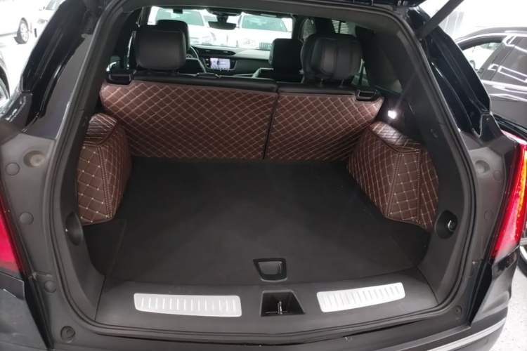 Used Cadillac XT5 2020 Revised Version 28T Luxury Edition Trunk