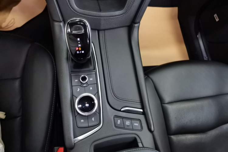 Used Cadillac XT5 2020 28T Four-Wheel Drive Luxury Version Gear Lever