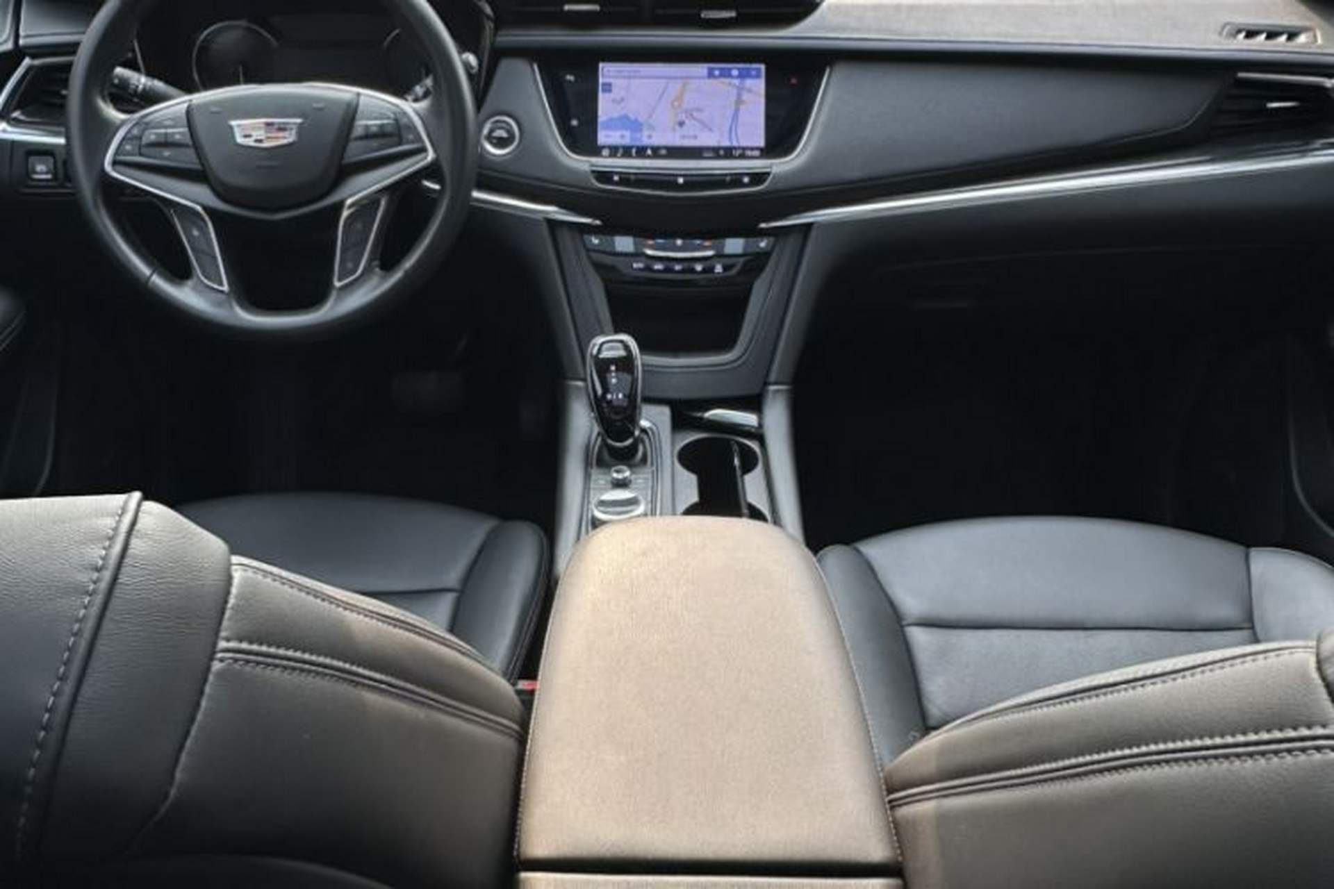 Used Cadillac XT5 2020 28T Luxury Version Interior 5