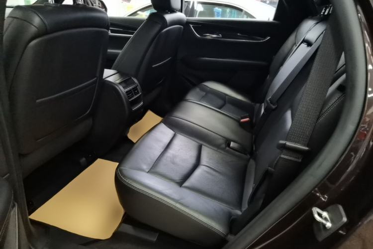 Used Cadillac XT5 2020 28T Four-Wheel Drive Luxury Version Left Rear Seat