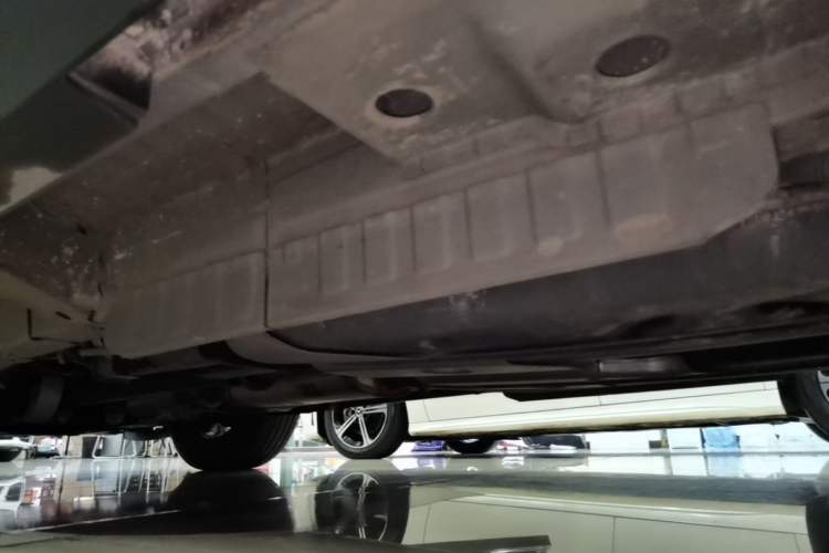 Used Cadillac XT5 2020 28T Four-Wheel Drive Luxury Version Left Side Sill