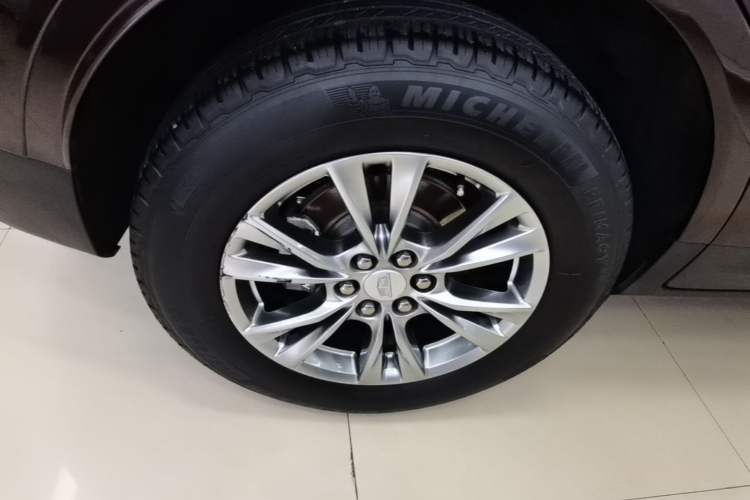 Used Cadillac XT5 2020 28T Four-Wheel Drive Luxury Version Right Rear Wheel Hub