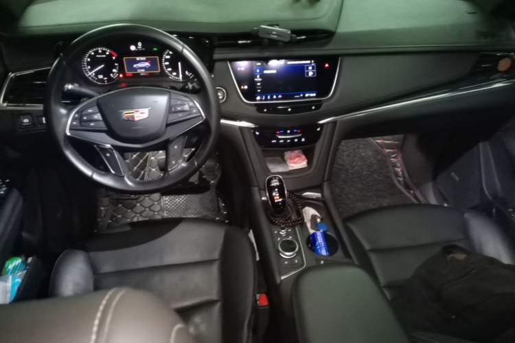 Used Cadillac XT5 2020 Revised Version 28T Luxury Edition Center Console