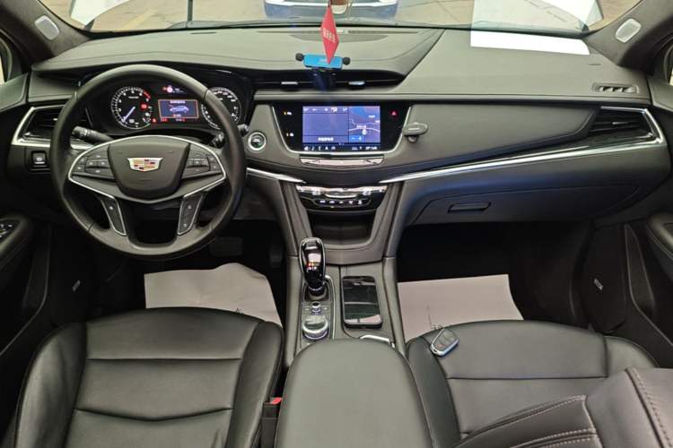 Used Cadillac XT5 2020 28T Luxury Version Center Console
