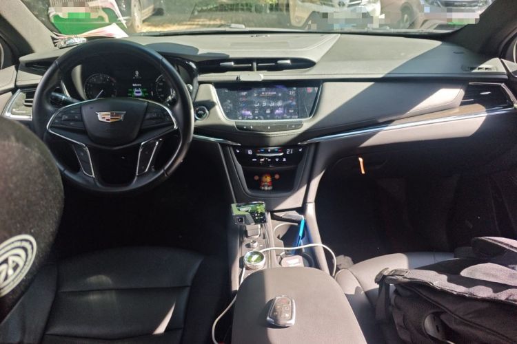 Used Cadillac XT5 2020 Revised Version 28T Luxury Edition Center Console
