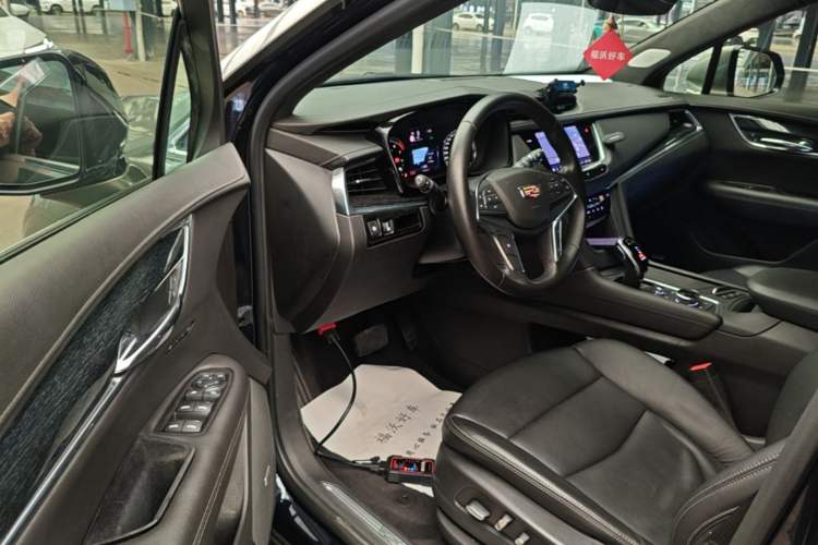 Used Cadillac XT5 2020 28T Luxury Version Driver Seat