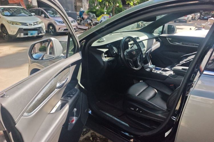 Used Cadillac XT5 2020 Revised Version 28T Luxury Edition Driver Seat