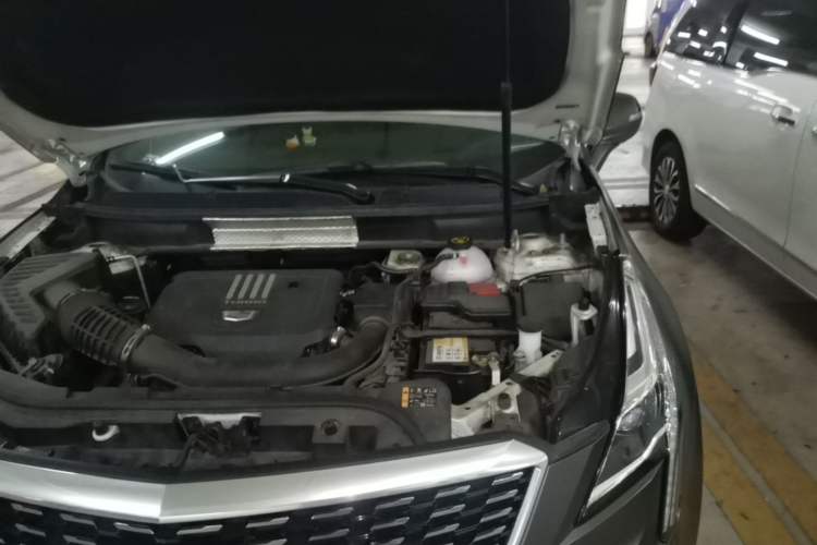 Used Cadillac XT5 2020 Revised Version 28T Luxury Edition Engine Bay Left