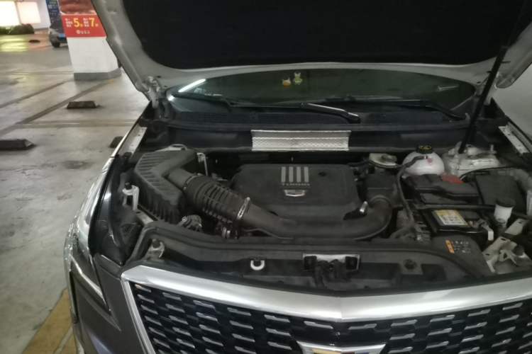 Used Cadillac XT5 2020 Revised Version 28T Luxury Edition Engine Bay Right