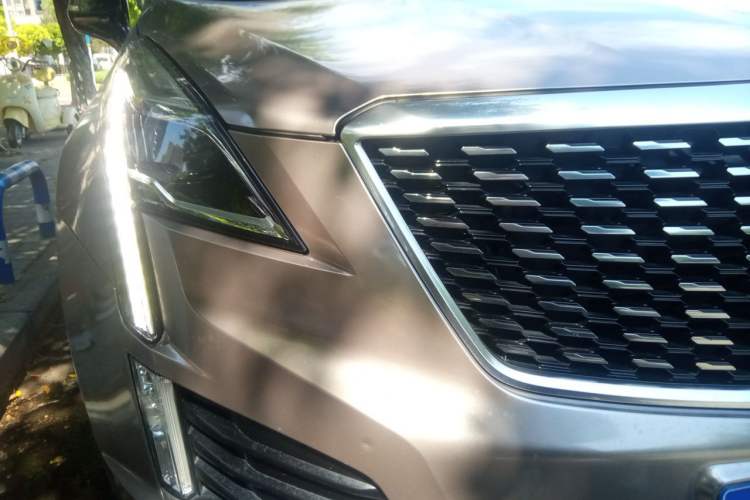 Used Cadillac XT5 2020 28T Luxury Version Right Front Headlight