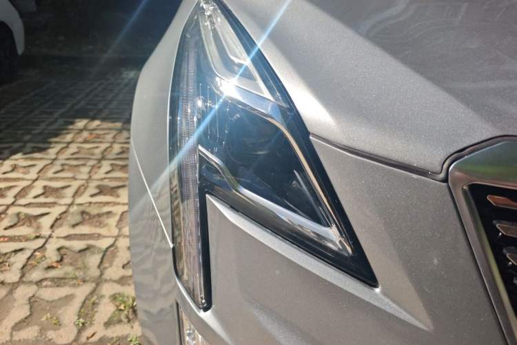 Used Cadillac XT5 2020 Revised Version 28T Luxury Edition Right Front Headlight