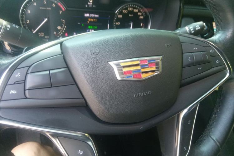 Used Cadillac XT5 2020 28T Luxury Version Steering Wheel