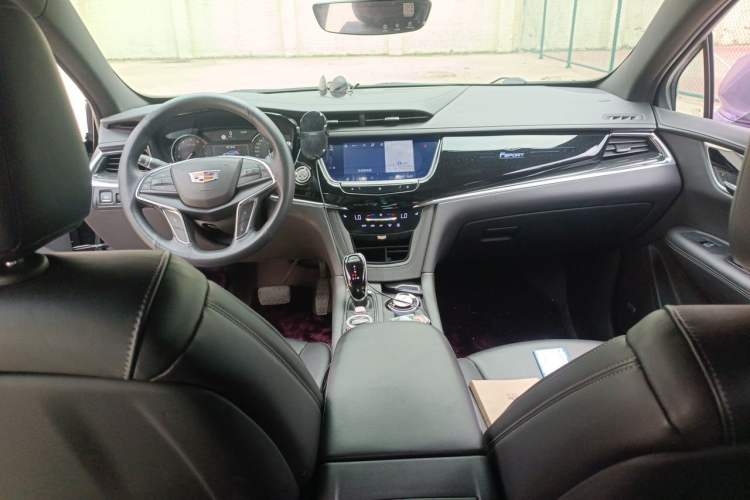 Used Cadillac XT5 2020 28T Luxury Version Center Console