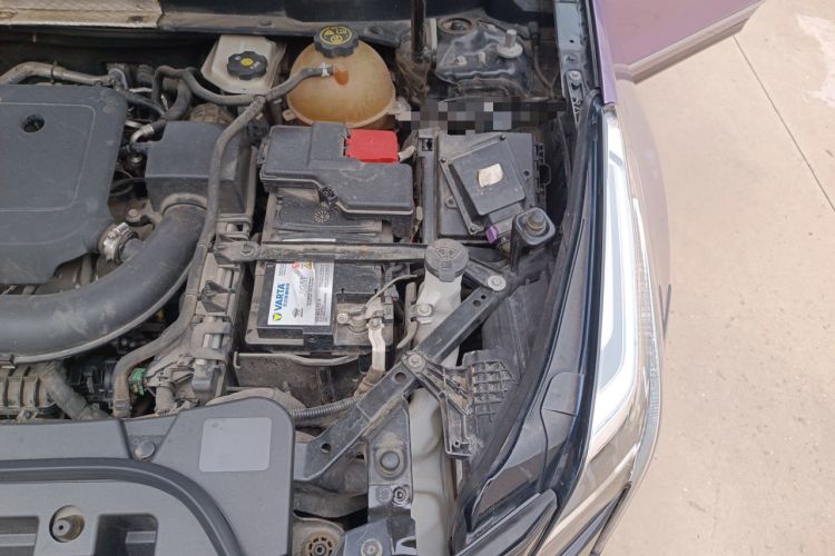 Used Cadillac XT5 2020 28T Luxury Version Engine Bay Left