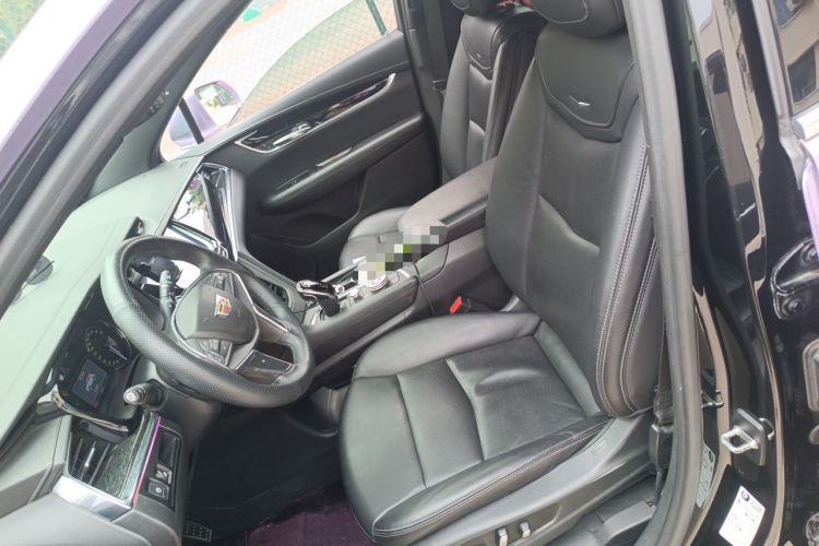 Used Cadillac XT5 2020 28T Luxury Version Left Front Seat