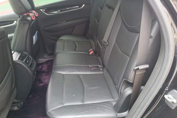Used Cadillac XT5 2020 28T Luxury Version Left Rear Seat