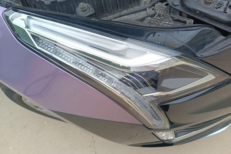 Used Cadillac XT5 2020 28T Luxury Version Right Front Headlight