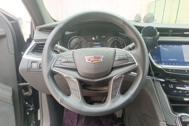 Used Cadillac XT5 2020 28T Luxury Version Steering Wheel