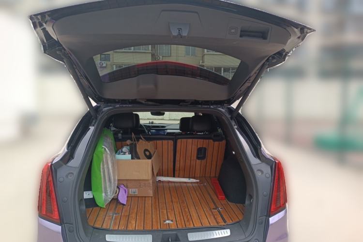 Used Cadillac XT5 2020 28T Luxury Version Trunk