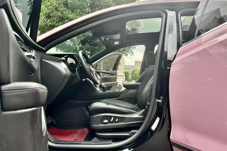 Used Cadillac XT5 2020 Revised Version 28T Luxury Edition Interior 1