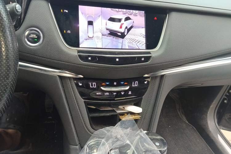 Used Cadillac XT5 2020 28T Four-Wheel Drive Luxury Version Audio And AC Panel