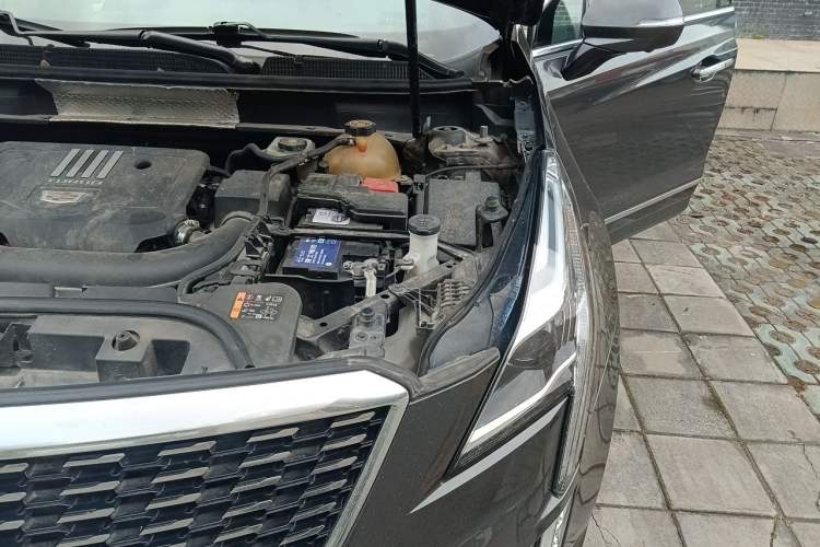 Used Cadillac XT5 2020 28T Four-Wheel Drive Luxury Version Engine Bay Left